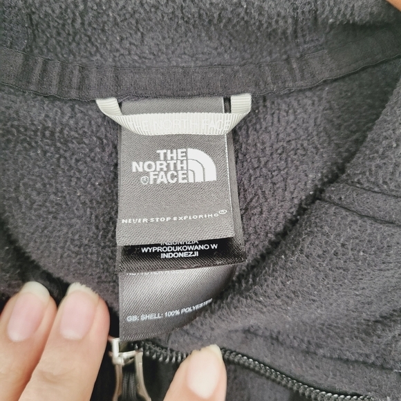 The North Face fleece sweater size small - Picture 5 of 6